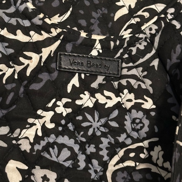 Vera Bradley Glenna Shoulder Bag in Paisley Noir. - Picture 3 of 4